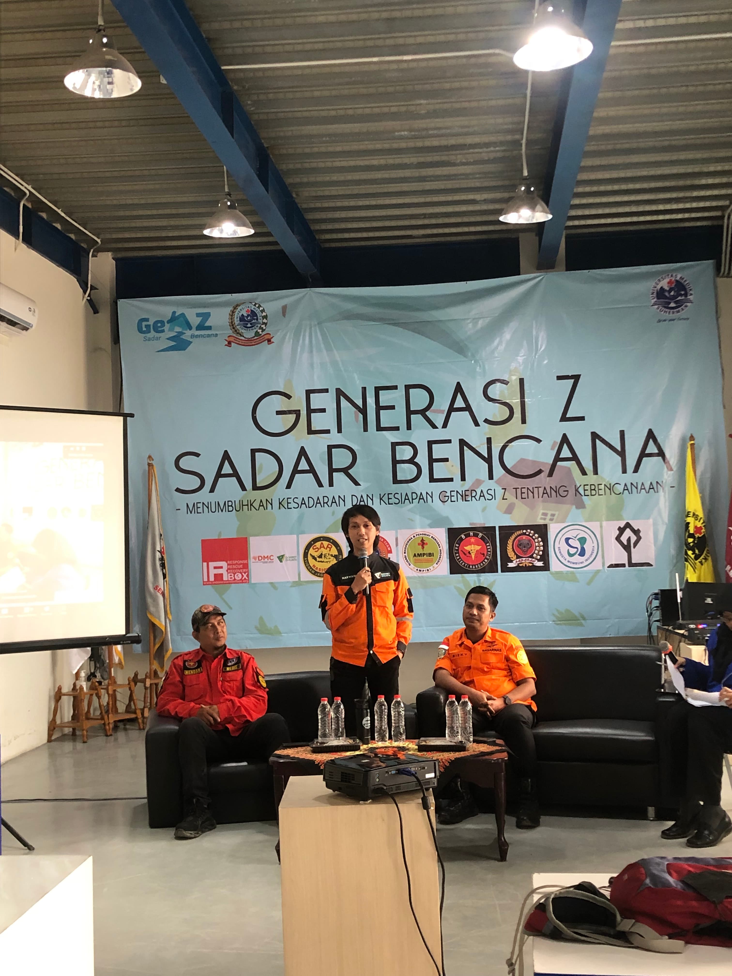 Narasumber 1 : DMC Dompet Dhuafa, Paparan pengalaman berkegiatan di dunia relawan maupun pengelaman terjun kekebencanaan Sosial di luar negeri atau dalam negeri. 
Myanmar, 
Bencana Gempa Turkie, dan 
bencana alam di Indonesia.
